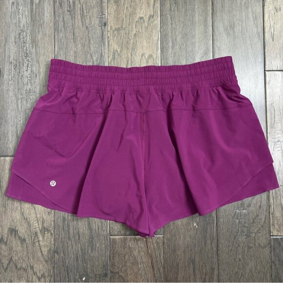 Lululemon NWT Shake It Out High-Rise Running Short 2.5" Chilled Grape - Picture 2 of 8